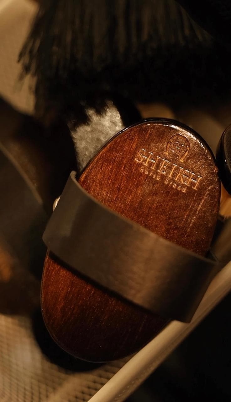 Щетка большая для ухода за лошадью SHEIKH HORSE BRAND